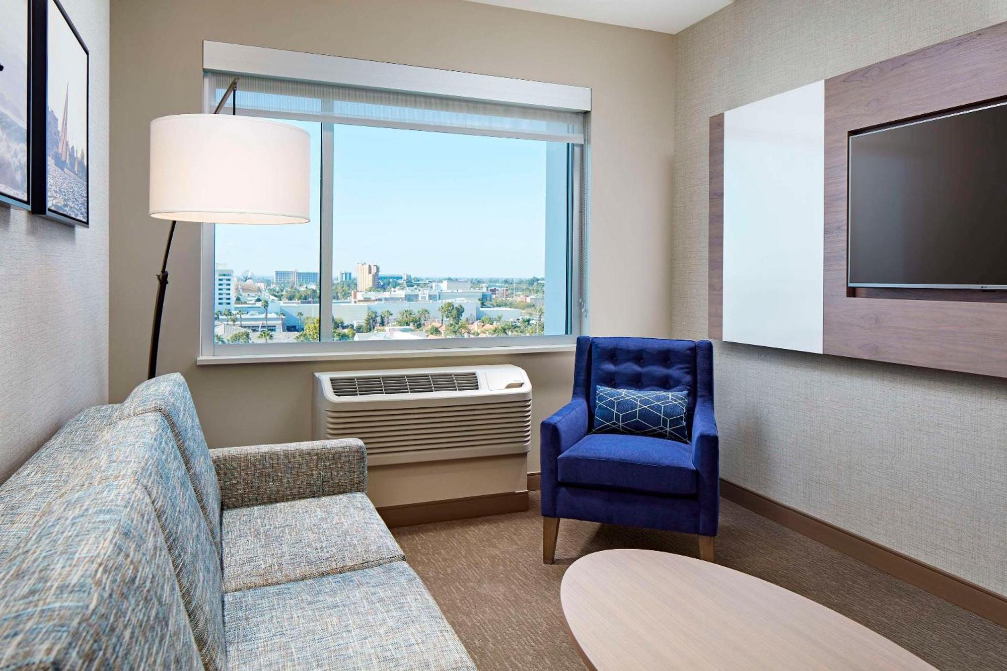 Cambria Hotel & Suites Anaheim Resort Area Dış mekan fotoğraf
