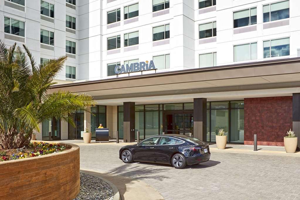 Cambria Hotel & Suites Anaheim Resort Area Dış mekan fotoğraf